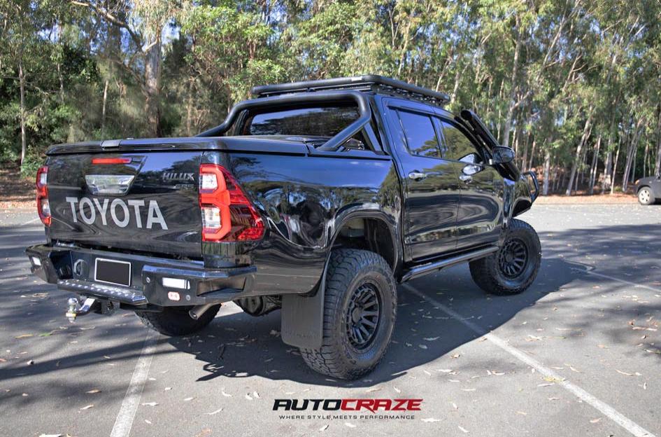 TOYOTA HILUX N80 4WD RAID MATTE BLACK